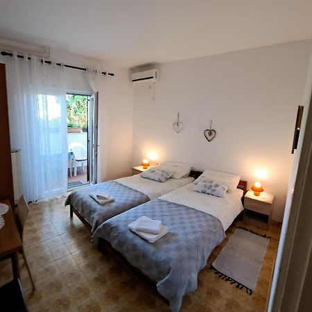 Accomodation Mirjana Rooms Porec Bagian luar foto
