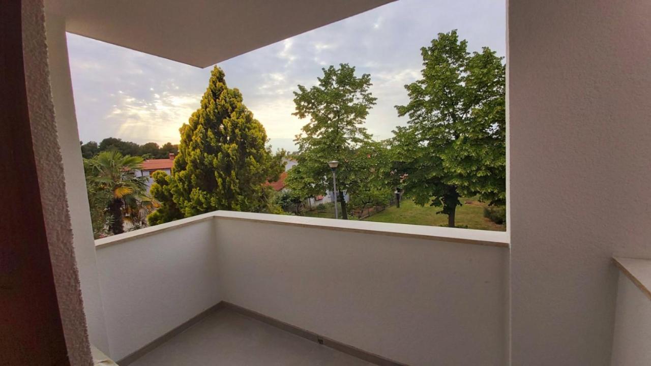 Accomodation Mirjana Rooms Porec Bagian luar foto