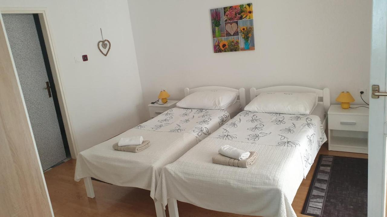 Accomodation Mirjana Rooms Porec Bagian luar foto