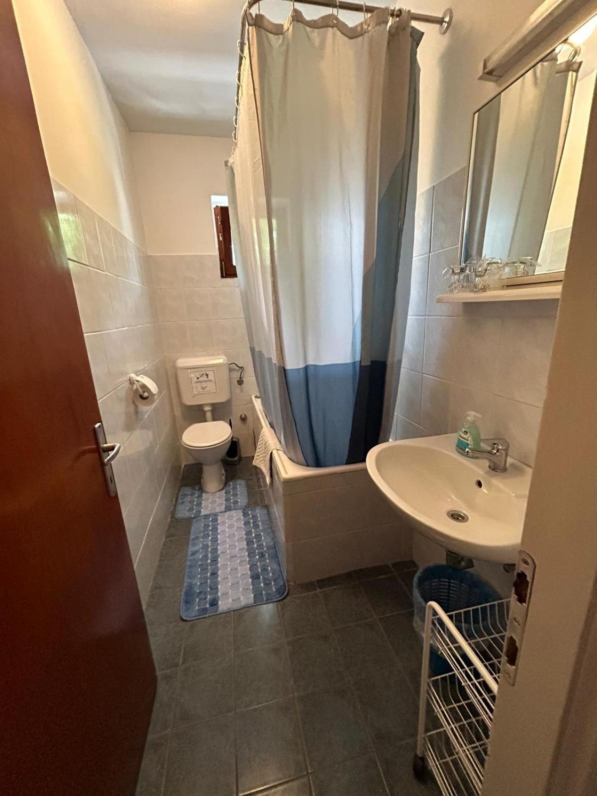 Accomodation Mirjana Rooms Porec Bagian luar foto
